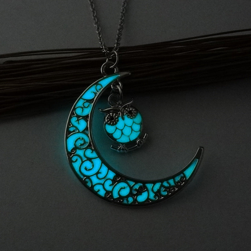 Luminous Cosmic Moon Pendant Necklace – Glows in the Dark